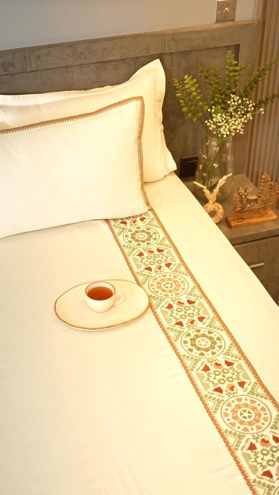 Where timeless embroidery meets effortless luxury. Crafted to transform your bedroom into a space of refined comfort and sophistication.

🤍 100% Cotton
🧵 Intricate Embroidery
🛏️ Premium Finish

#SleepingOwls #EmbroideryBedsheet #LuxuryBedding #IvoryElegance #PremiumLiving HomeDecor BedroomInspiration LuxuryHome CottonBedsheets