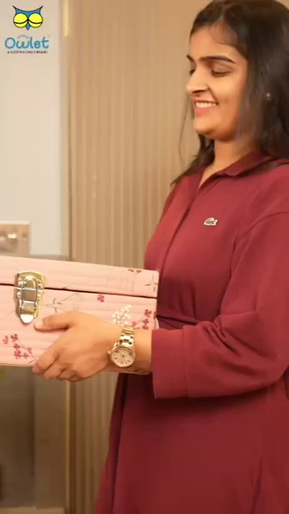 ✨ Gift the Joy of Beautiful Living ✨

Looking for extra special gifts that bring comfort, elegance & warmth into every home? 🎁🤍

From luxurious bedding to timeless home essentials, choose a gift that keeps giving effortless comfort. 🛏️🤍 

🎁 Perfect for gifting to:
✨ Family & Loved Ones
✨ Friends
✨ Corporate Gifting
✨ Housewarming
✨ Festive Celebrations

Gift comfort. Gift elegance. Gift a little luxury. ✨

Celebrate. Gift. Create beautiful moments.

To place an order, visit www.houseofowlet.com or call at 8700159440.

#Gifting #DiwaliGifts #HouseOfOwlet #FestiveGifting #LuxuryGifting CorporateGifting HomeGifting Diwali2026 GiftIdeas PremiumGifts FestiveSeason GiftOfComfort