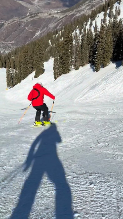 Legendary North American 🇺🇸 run (@interski_international Congress 1968 venue) down to even more legendary @bonniesaspen is always so much fun before the lunch! ⛷️
Come along to ski with me at @aspensnowmass ! See you on the slopes!
rc4noize asstograss tbt
\
/
🎿 @fischerski The RC4 Noize
⛷️ @onewaysport Vario Carbon Pro
🥽 @uvexsports_us
🥋 @carvesport_com
🎿 @zipfit Corsa
@thefootfoundation @carv.ski @carvperformanceinstitute @zipfit
@aspen_training_academy @lsiasnowpros
@interskicommunity @inter_skistory @skicosmos
skiing skiinstructorlife technicalskiing winter snow carving asstograss draggingknuckles theturncycle increase apex release
📸 @adamrogs