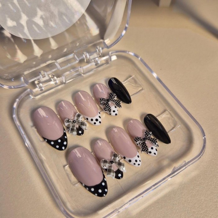 DM us to order your custom Press-On Nails! 💅 ✔️ Reusable ✔️&hellip;