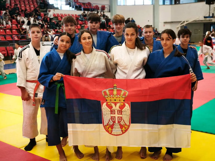 ​​Šest medalja za Džudo klub „Mašinac“ na međunarodnom turniru u Rumuniji! ​Proteklog vikenda takmičari Džudo kluba „Mašinac“ ostvarili…