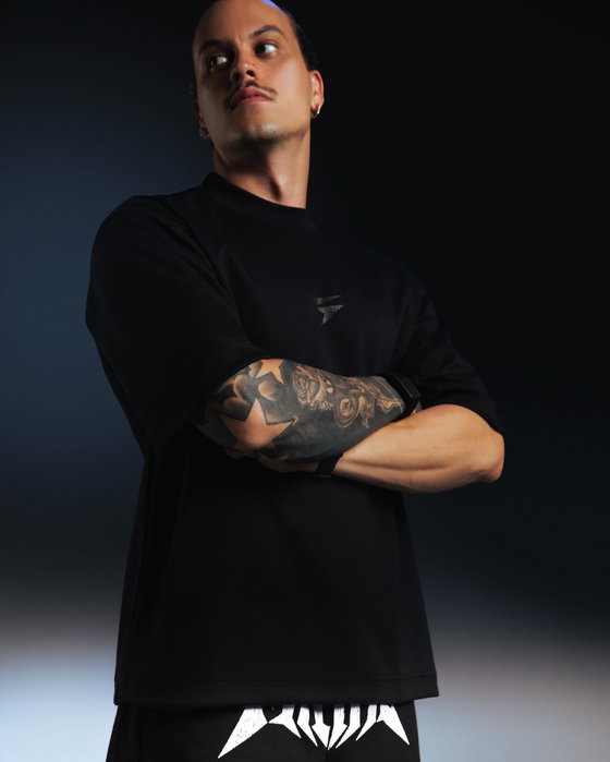 The New Standard of Bold 🔥

This matching black set is crafted for ultimate breathability, pulling sweat away while keeping your style.