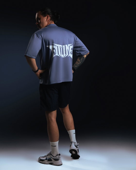 One tee.
Endless confidence.

Designef with a modern boxy silhouette to give your body a cleaner, more athletic appearance 🤩🔋