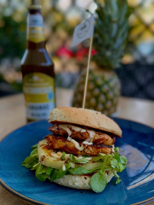 SEZONOWE NOWOŚCI 🍍🥬🌶️🍔

Burger Tropical Chicken 🐓🍍 - 150g grillowanego kurczaka, grillowany ananas, roszponka, ruk