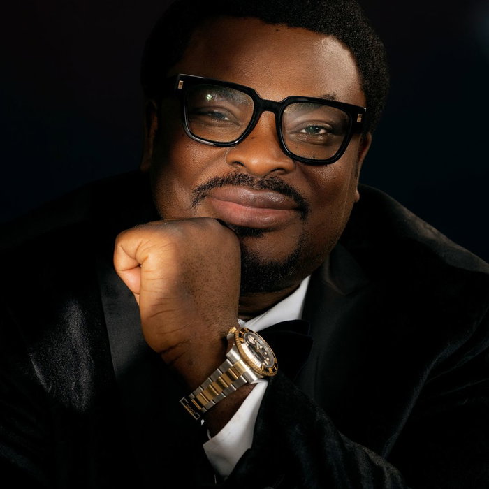 Quiet power, captured. ๐ค
A distinguished solo portrait set of the Hamilton patriarch.
Book your signature portrait experience. ๐ฉ DM to book your session.