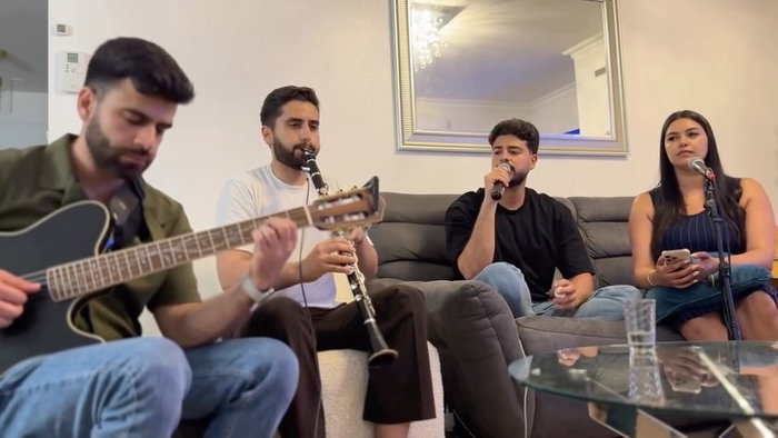 On ne pouvait pas résister. Ismail & Hiba reprennent Bil Gharam de Wael Kfoury — avec Yezan à la gui...