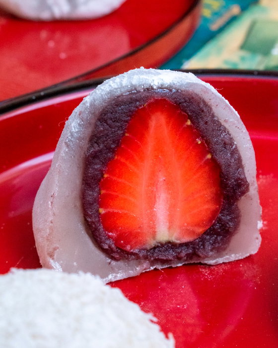 Suave, dulce y con mucho sabor a frutilla 🍓✨
Mochi de frutilla tradicional vs. mochi de frutilla helado ❄️
¿Cuál gana para vos? 🔥