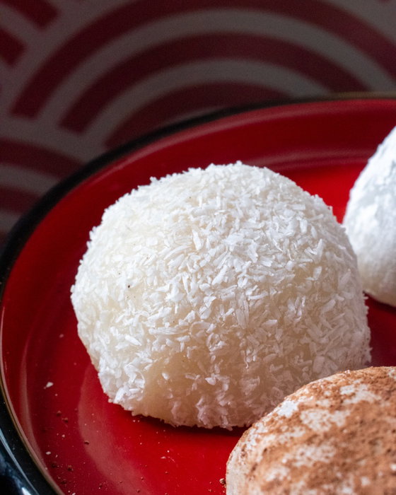 Un clásico japonés que no te podés perder 😍🥢 Delicados, dulces y llenos de sabor, nuestros mochis te esperan para una experiencia única. ¿Te animás a probarlos? 🇯🇵🔥