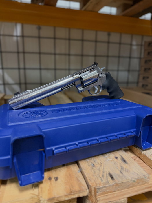 Dirty Harry just came in! @smithandwessoninc SW500 revolver. Shooting a .50 revolver tomorrow for “testing purposes” …

&W