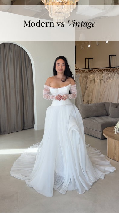 Which bride are you? 🤍 Modern or vintage? One is clean lines, sharp necklines, and sleek fabrics like crepe and mikado.