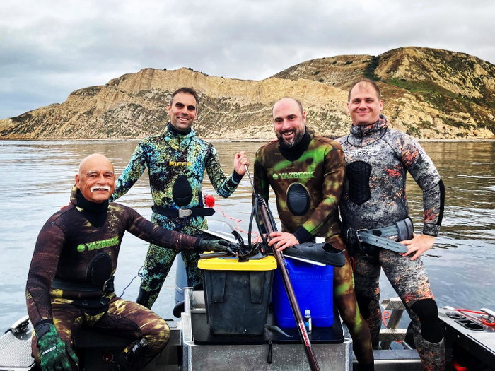 Another epic weekend! Stoked James and Brian decided to bring some friends this time.

Diving conditions were prime with nice clean water and water temps in the low 60s. A handful of Seabass spotted, and one taken home by Brian. Not a bad way to spend the weekend!