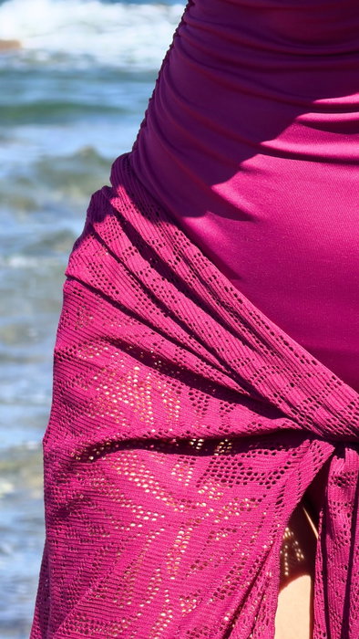 Le maillot une pièce Rym Vigne accompagné de son paréo assorti. 💕

Une association élégante, entre coupe asymétrique et