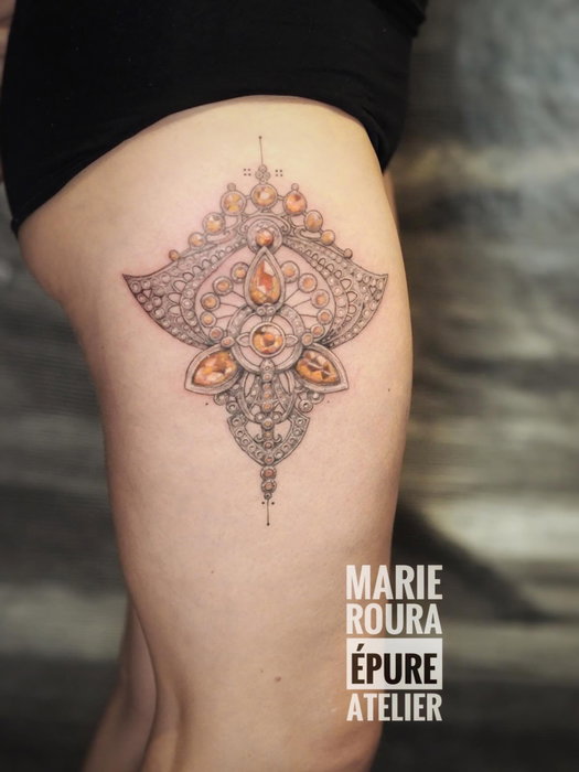 Un joli bijou d’ambre pour Raphaëlle réalisé il y a quelques semaines. (Flash)