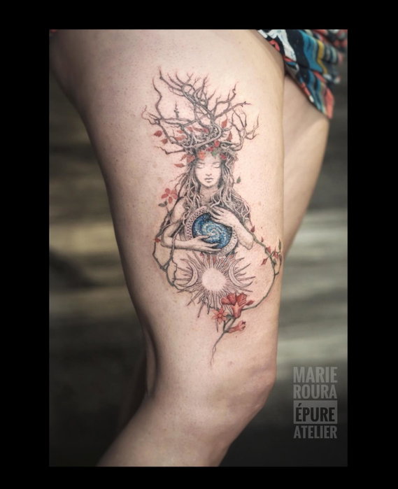 La déesse Asi pour Delphine. Projet personnel. Tatoué avec @judicael.epureatelier Merci pour cette s