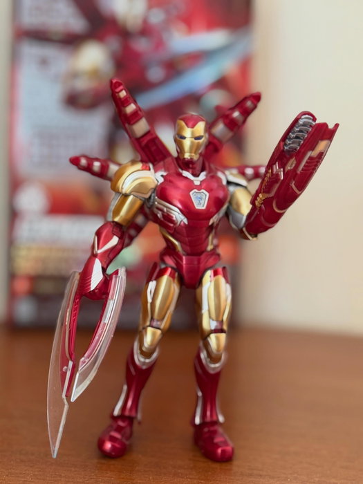 Happy Father’s Day nerds!! Here’s mine just finished assembling the @blokees.official Iron Man Infin…