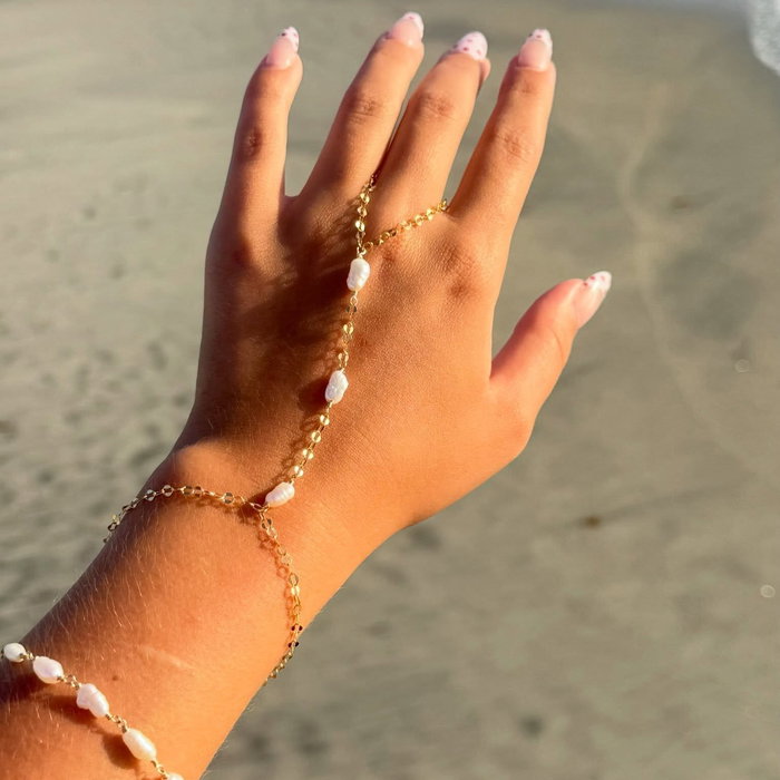 Instagram post from @apolloluna.handcrafted.jewelry