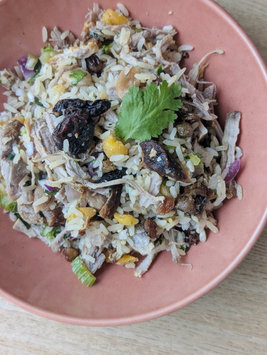 ☀️ En verano, el cuerpo pide platos más frescos, coloridos y llenos de sabor. Esta ensalada de arroz…