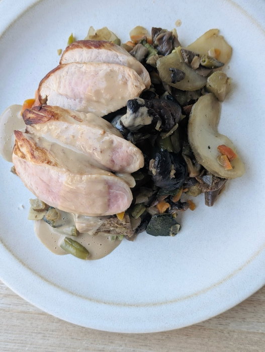Solomillo de cerdo con salsa de boletus Un plato donde la sencillez de los buenos ingredientes marca…