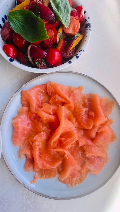 Nasjonaldagen nærmer seg og vi forbereder retter til 17.mai-buffeten🥳 🇳🇴🌸