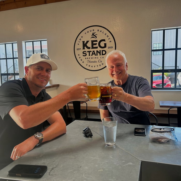 They ain’t letting Monday win this week! Cheers Fellas! 🍻