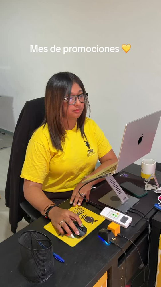 Prometemos mejores regalos que promociones. 😭😂 🍋 Cotiza tus artículos personalizados con nosotros. #HumorCorporativo 
