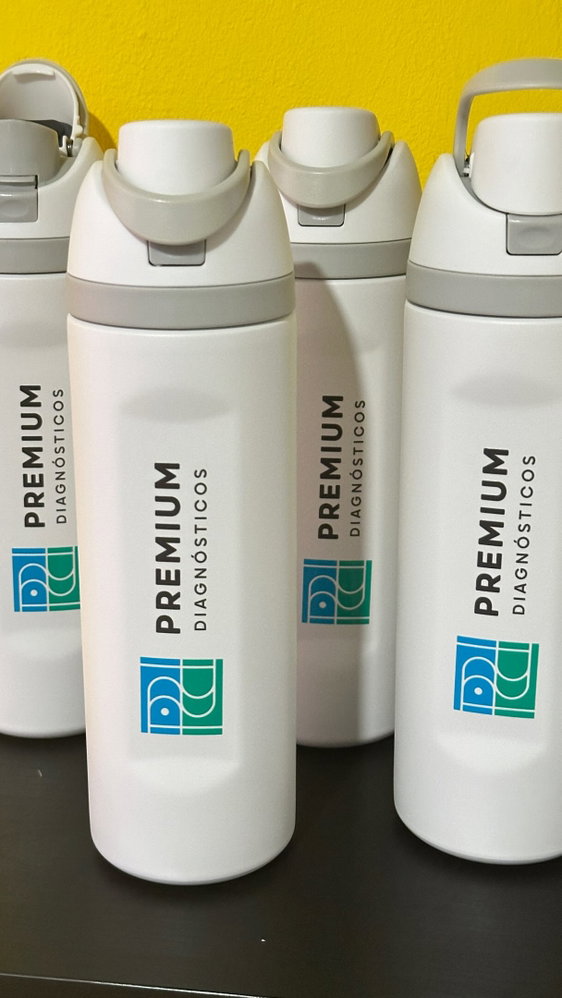 La diferencia está en cada detalle..✨ Así transformamos un termo común en un regalo corporativo que representa tu marca 