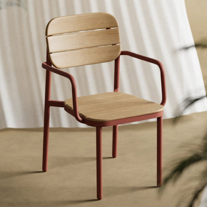 Aura. Made to live outside.