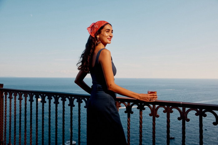 It’s not all SFX, sometimes I get to go to lovely places and do lovely makeup on lovely people. Me and @asha.modha manifested a trip to the Amalfi coast together and what a treat it was. Shot for EasyJet by the incredible travel and lifestyle photographer @leonfoggitt and filmed by action man @_charliekey we had an absolute blast staying in fancy hotels and eating beautiful food. Art Direction by the inimitable @emilyfrancisflanagan who has such an incredible eye. Digi and lighting by the wonderful @harrylawlor. And super stylish producer @lucy.butta kept us all fed, watered and happy in blazing heat. Swipe to the end to see why you should never take selfies with models.
Gorgeous people @asha.modha @alberto_neri_model and @lucyasherratt