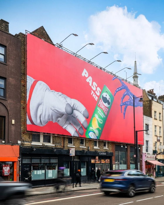 Look out for the new @Pringles campaign shot last year by @tomvanschelven and styled by @mrgammon. I had the absolute pleasure of creating many hands but in this image we have the purple 👾 hand.  It was a challenge to create these long fingers and I made finger extensions using latex mixed with purple acrylic paint. I made the suckers, veins and texture spots using a mixture of probondo and silicone pieces. The amazing @sallycrouchmakeuphair helped me apply on the day. Produced by @makingpicturessoho