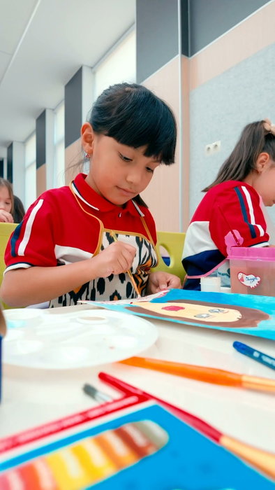 Oxbridge International School Instagram