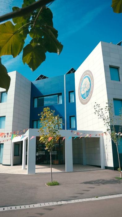 Oxbridge International School Instagram