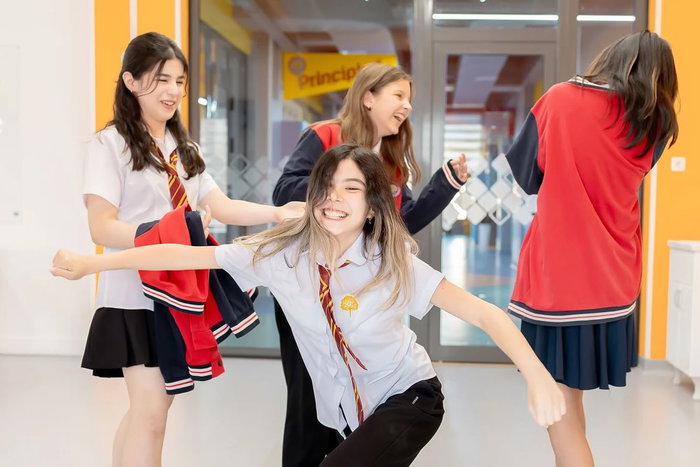 Oxbridge International School Instagram