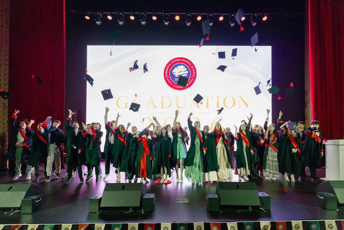 Oxbridge International School Instagram