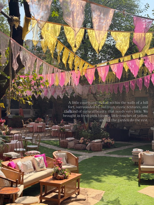 Working with the beauty that was already there.

Design & Execution: @happytrio_weddings
Couple: @yuganshi_sharma @come_get_some_dhi
Venue: Hill Fort Kesroli
Planners: @happytrio_weddings