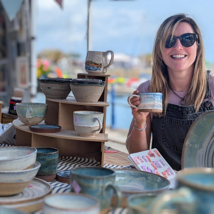 Wow, what an awesome Sunday and what a wonderful bunch of people! The best part was actually meeting people - people who are already enjoying their l'Islet pottery pots and people who discovered the pots for the first time today and chose a piece to take home ❤️
A special thank you to the other artists, what a lovely, supportive community! 🌟