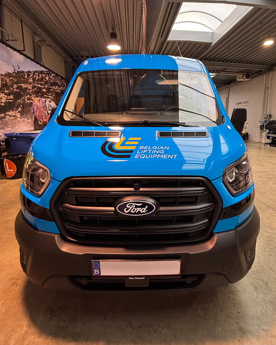 Kleurrijk, maar stijlvol. 🚐✨

Voor Belgian Lifting Equipment verzorgden we de belettering van deze bestelwagen. De frisse kleuren springen in het oog, zonder in te boeten aan een strakke en professionele uitstraling.

Bedankt voor het vertrouwen!