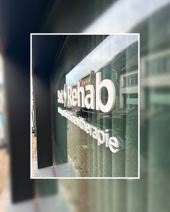 ✨ Geef je etalage, tentoonstelling of interieur een unieke uitstraling met stijlvolle 3D laser-cut letters.

Strak design, verfijnde afwerking en extra diepte zorgen voor een luxueus en opvallend effect — ideaal om je merk of boodschap echt te laten spreken. 🤍

Perfect voor winkels, tentoonstellingen, kantoorruimten, displays, namen en logo’s die gezien mogen worden.

by Imprenta Printprofessionals