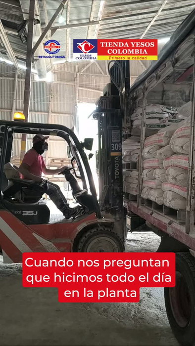 🚨 Tranquilos... nadie fue obligado a hacer este video. Todo fue en son de paz. 😂👷‍♂️