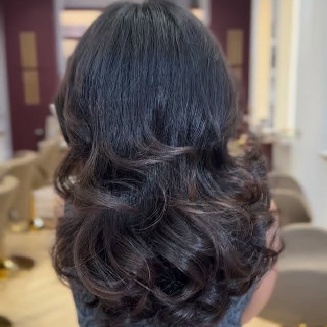 Big hair, don't care 🖤✨ Volume. Bounce. Perfection. This is what we do at Hakim Elhocine Hair Couture, Mayfair. 💇‍♀️…