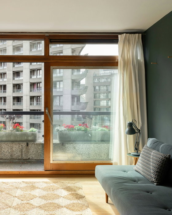 Poetry in Motion: a beautifully presented Type F2C apartment in Ben Jonson House, part of the iconic