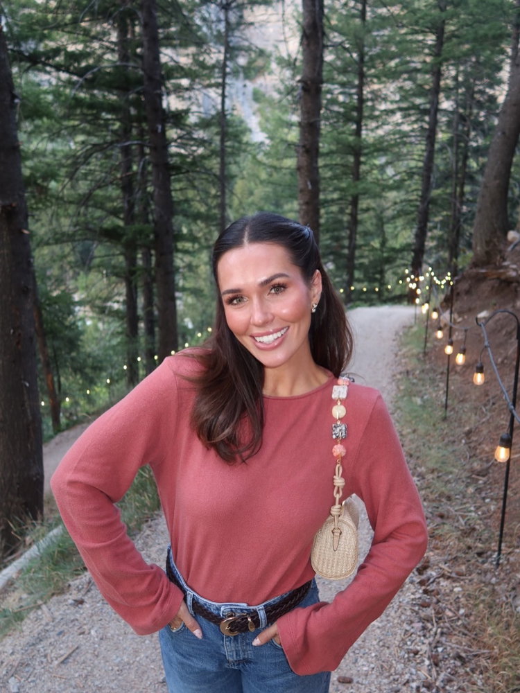 One of my New Year’s goals was to plan a date night every single week… and now that we’re more than halfway through the year, I’m happy to report, we’ve actually stuck to it! 🥹🤍
It’s honestly become one of my favorite things to look forward to every week and so needed!
Now I need your help keeping the ideas coming 😂 Drop your favorite date night ideas or must try spots below… I want ALL the ideas 💗💗