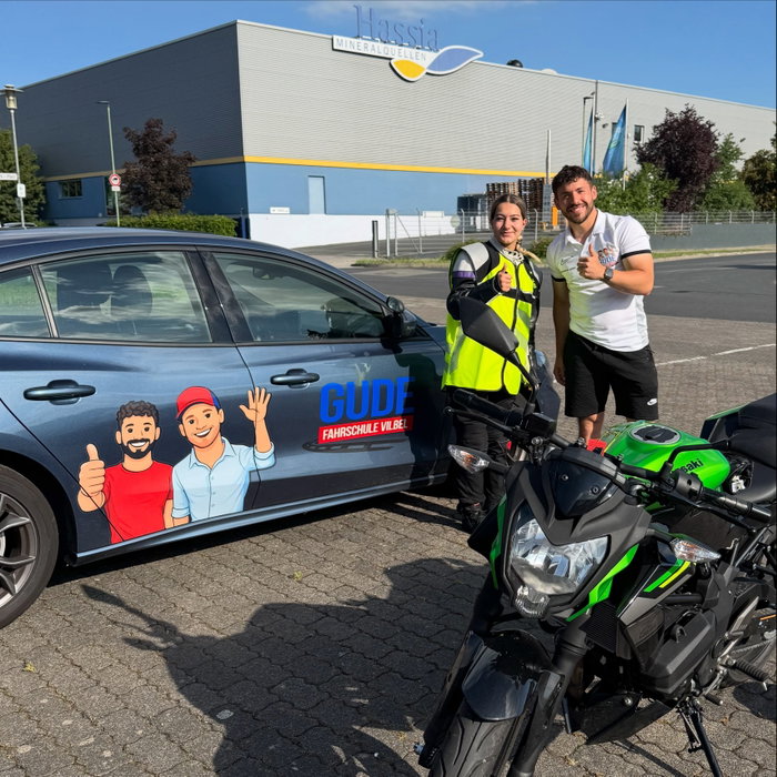 Jaaa Glückwunsch Sarah!🥳 Ratz fatz und da ist das Ding 💪🏼 Hat viel Spaß gemacht mit dir und fahr vorsichtig 🙏🏼 🏍️