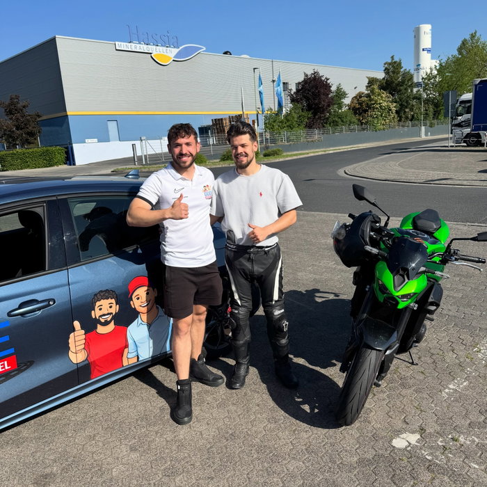 Es ist soweit 🥳 Meine erste Prüfung nach fast 4 Monaten 🙏🏼 Die absolute Premiere für die @gudefahrschulevilbel und ein super Ergebnis @_philip_e90_ Du hast abgeliefert 🔥🙌🏼 Glückwunsch Du hast uns stolz gemacht 🥹