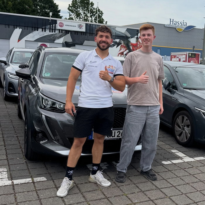 Glückwunsch Torben! 🥳 Familienehre wiederhergestellt 💪🏼🙏🏼 Meine erste Prüfung mit dem Auto seit langem 🙌🏼