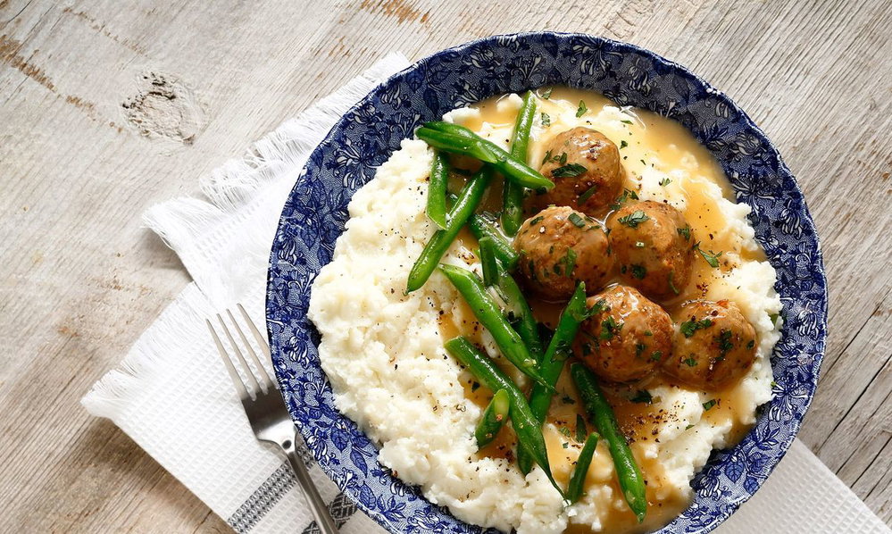 Meatballs + Perfect Mash is always a good idea ☀️🥔
This Swedish meatball mash bowl brings together...