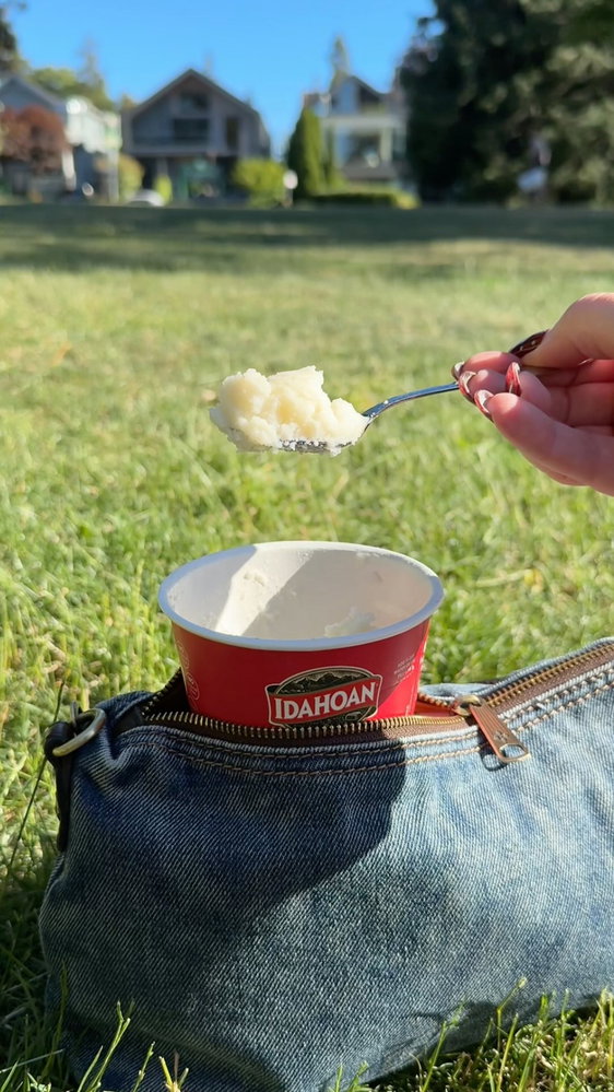 Purse essentials: phone, keys, wallet... and Idahoan Mashed Potatoes. 😌🥔