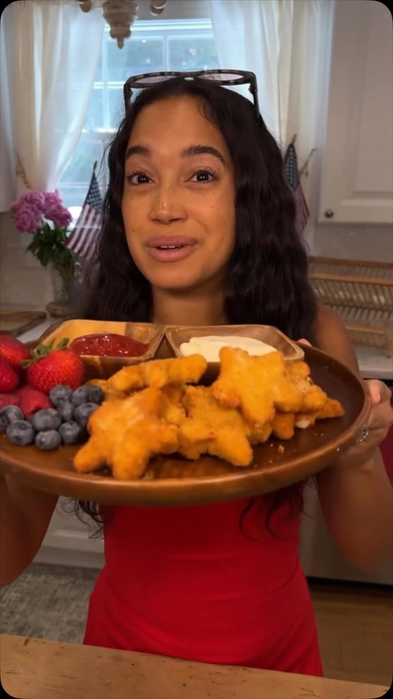 Bringing back one of our favorite Fourth of July recipes from @felishalynchxo just in time for the h...