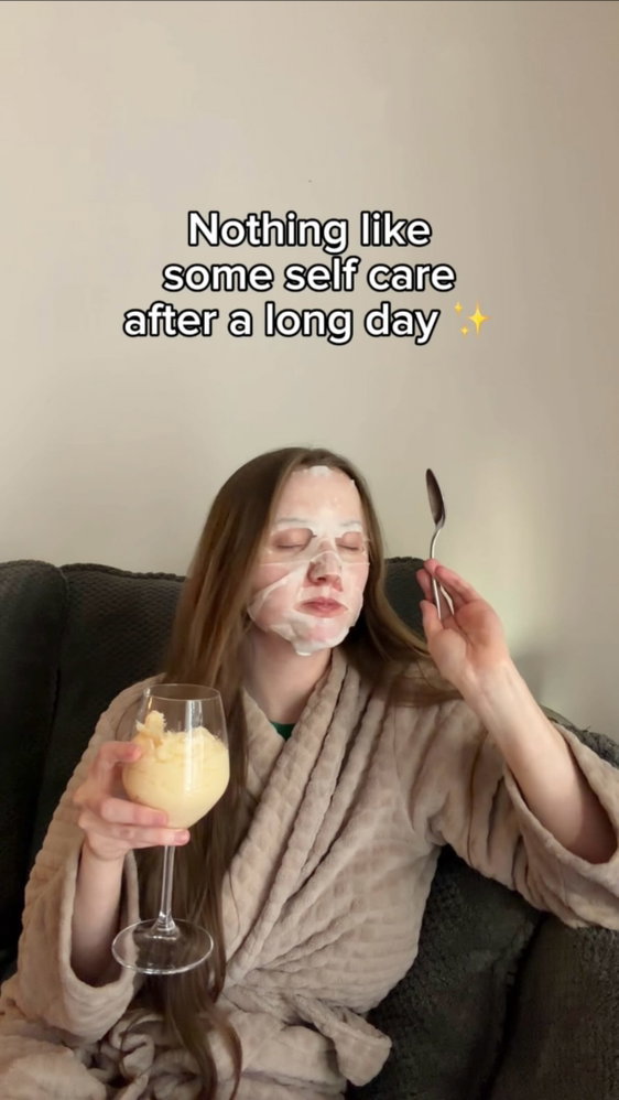 Not to influence anyone, but mashed potatoes and a face mask are a pretty powerful combination 🥔💆...