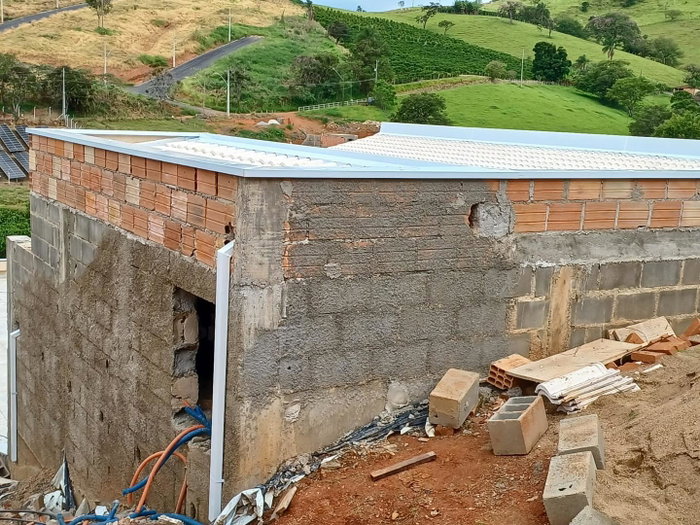 Publicação da Bruno Calhas no Instagram mostrando uma obra entregue