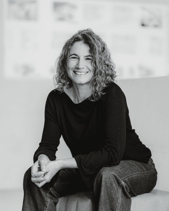 Heute stellen wir Yvonne aus unserem Käuferberatung-Team vor.

Als Käuferberaterin begleitet sie Wohnungskäufer:innen vom Roh- bis zum Innenausbau durch den gesamten Bauprozess.

Als Ausgleich zu ihrem Bürojob verbringt sie viel Zeit in der Natur. Am liebsten beim Biken, Wandern oder SUP-Fahren auf der Limmat.

Übrigens: In Yvonnes Team ist eine Stelle frei! Weitere Infos im Link in der Bio. 🔗